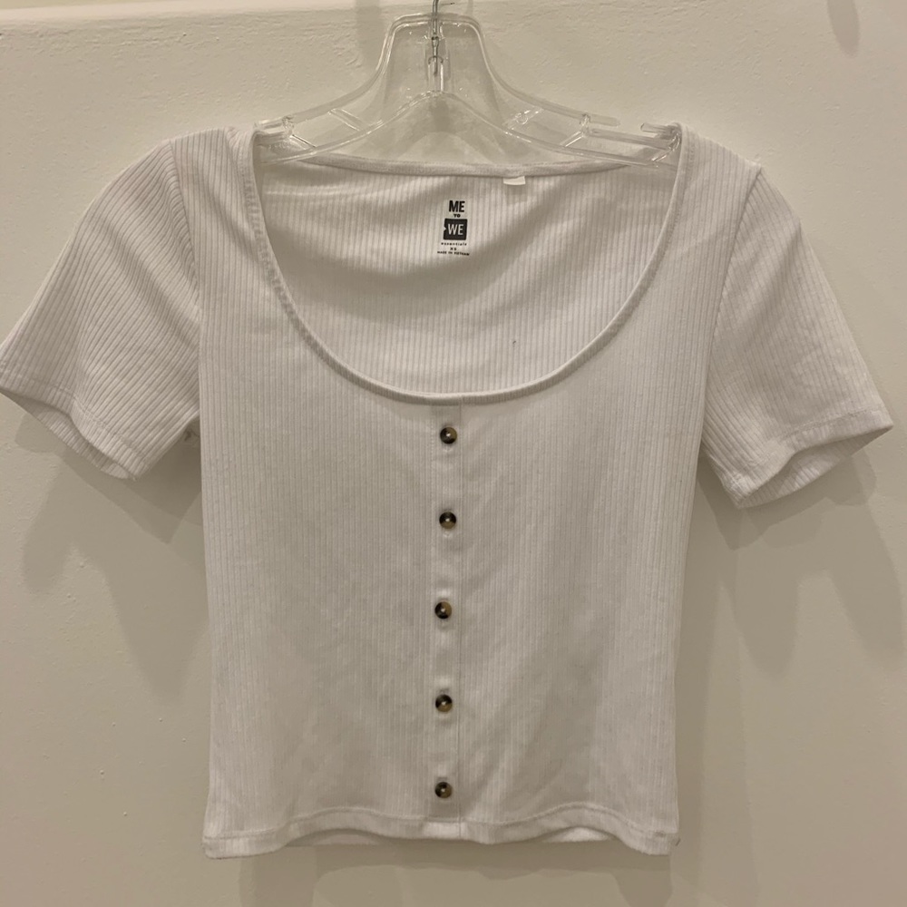 White Short sleeve buttoned down top